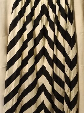 Ya Los Angeles Black and White Chevron Maxi Skirt